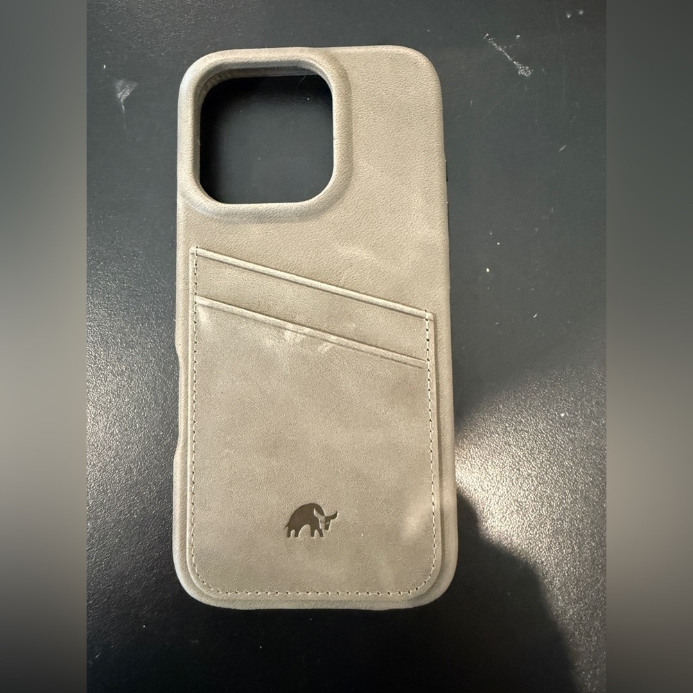 Bullstrap Leather  iPhone 16Pro Case